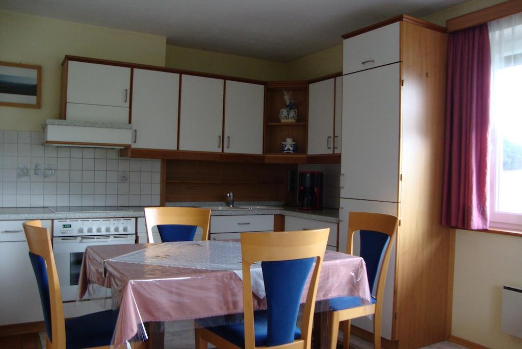Maria Aichholzer Apartment Sankt Jakob im Rosental Room photo